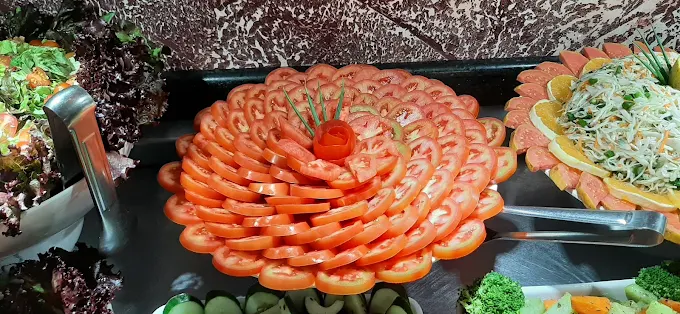 Saladas e folhas frescas